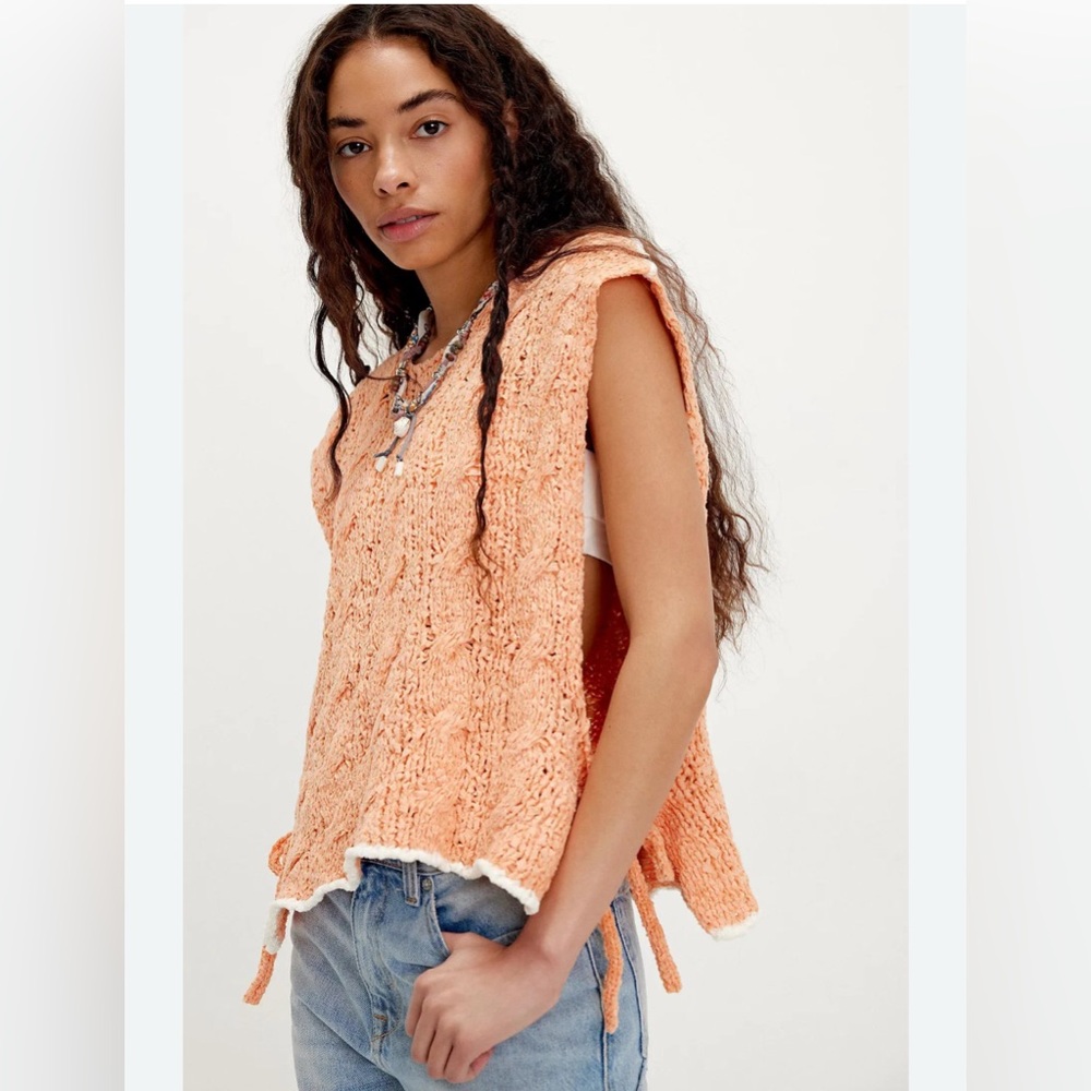 NWOT  Free People Peach Cable Knit Scoop Neck Sleeveless Sweater